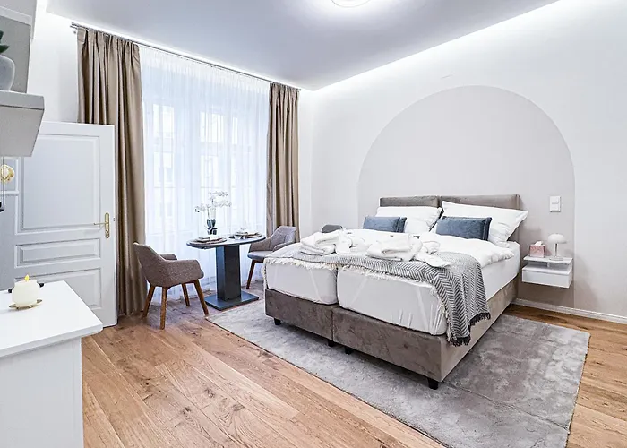 1 Bdr - Noble, In Vienna's Center * Wiedeń